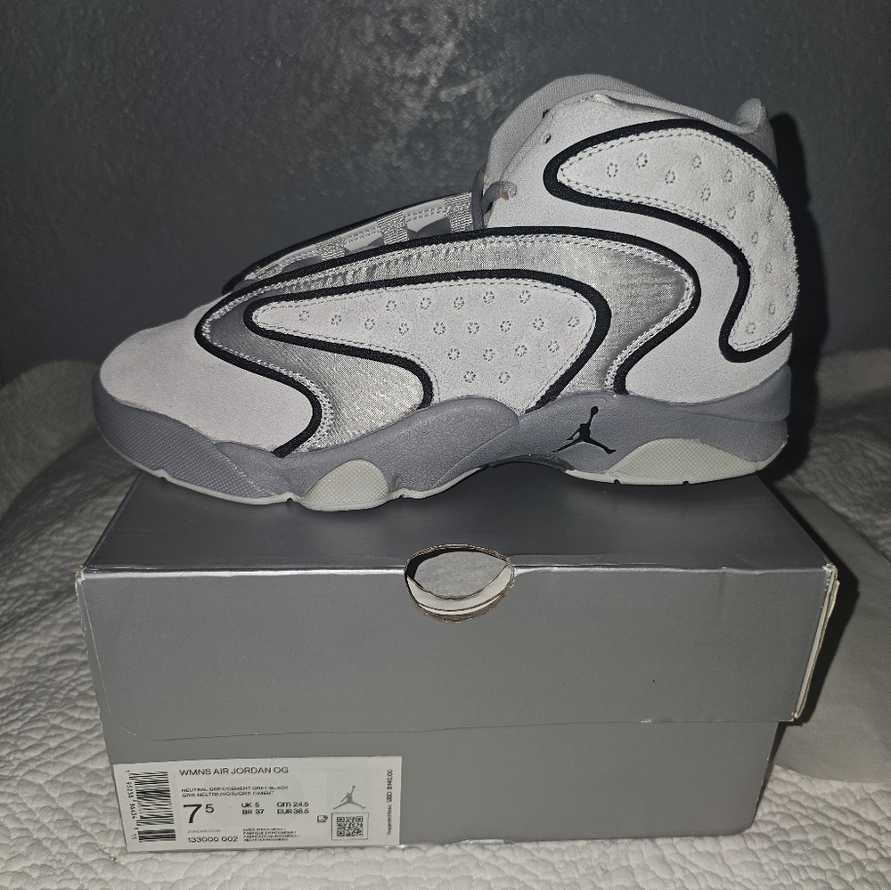 Womens Nike Jordan White and Gray Sneakers Size 7.5 7 1/2 Shoes